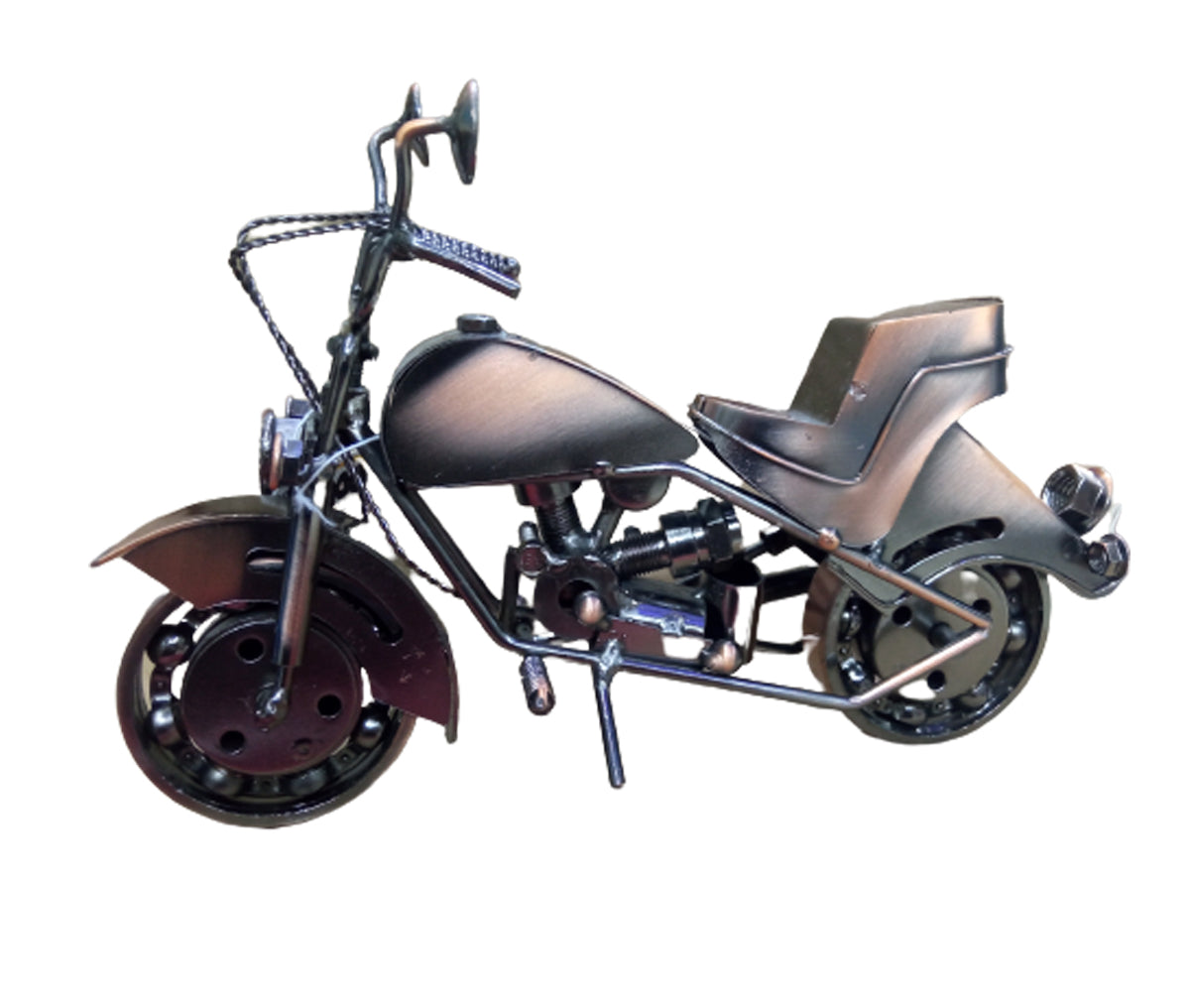 Handmade Retro Motorcycle Model Decoration - A Timeless and Versatile Piece