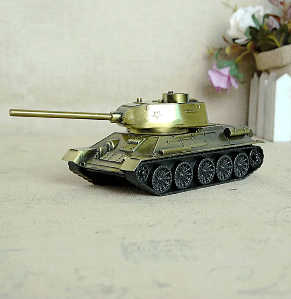 Collectible Antique PUBG Tank Sculpture Model Decoration - Metal Art for Gaming Enthusiasts