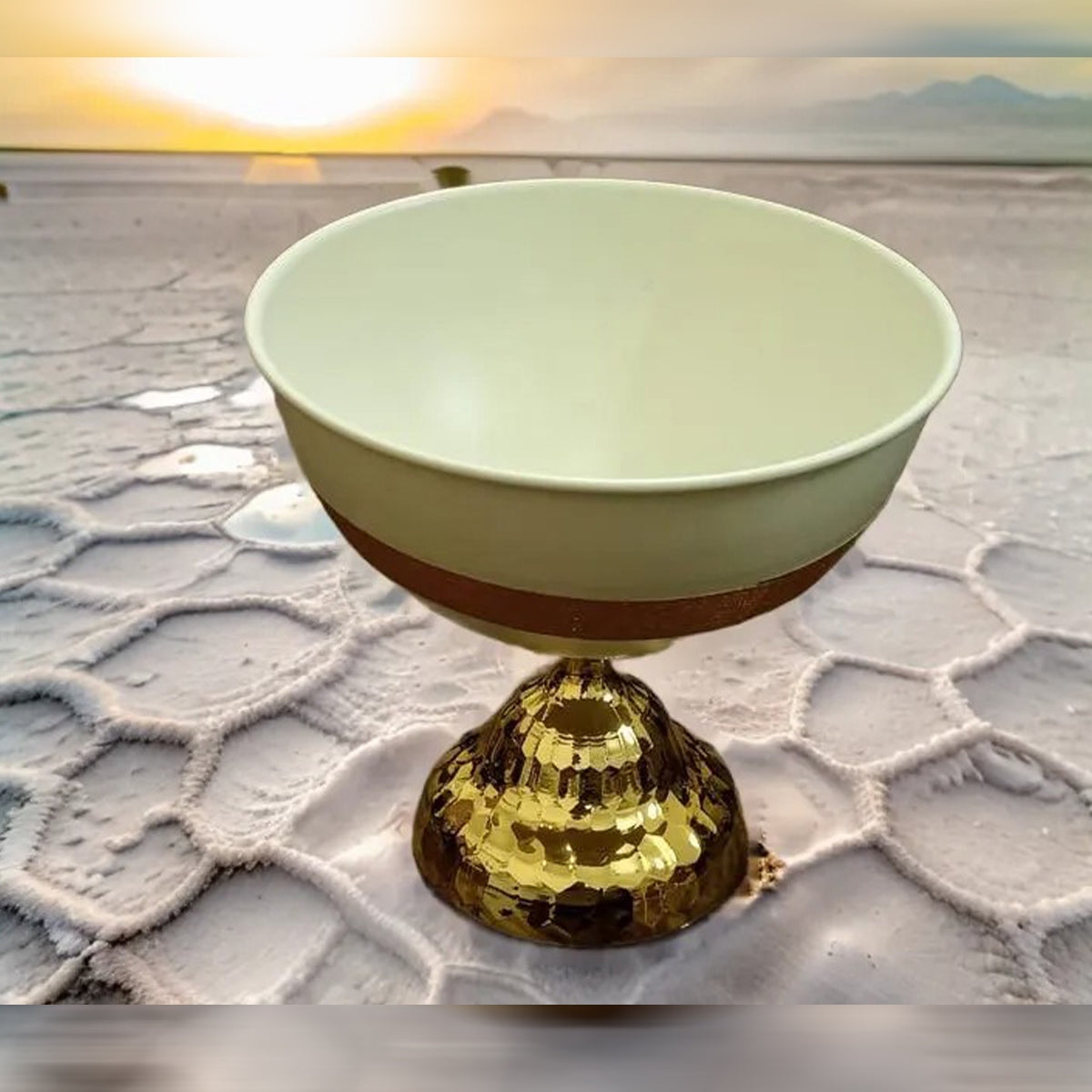 Decorative Metal Bowl – Elegant Multipurpose Centerpiece for Fruit, Snacks & Home Decor