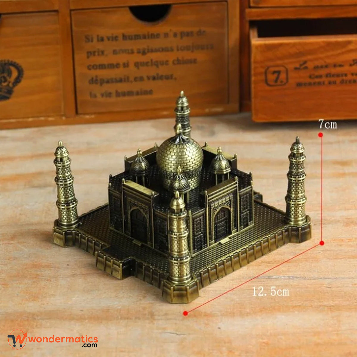 Antique-style metal Taj Mahal model for gift or collection