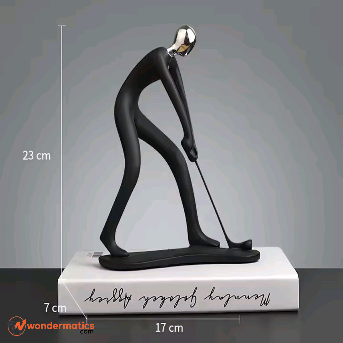 Decorative resin ornament for modern and elegant spaces