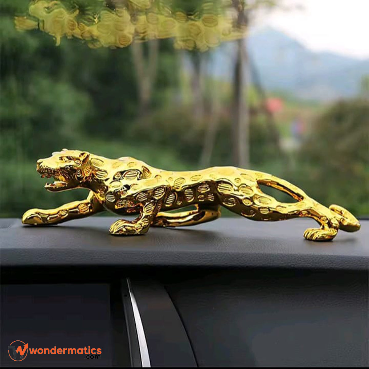 Luxury golden leopard statue, decorative ornament for modern home and office spaces