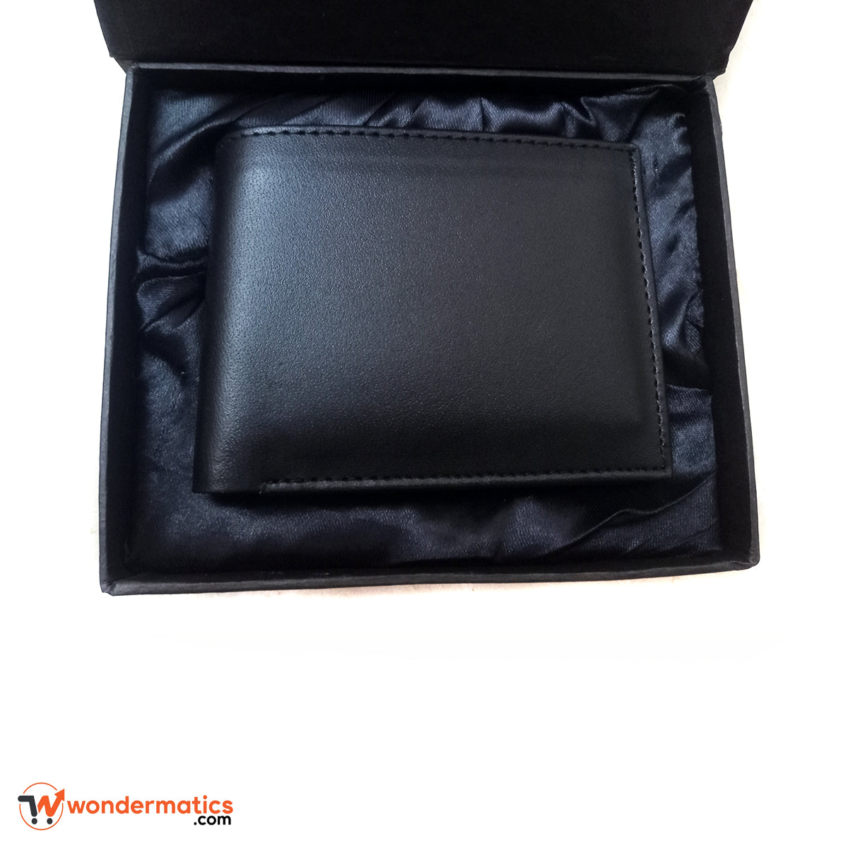 Men’s slim black leather wallet – durable bifold with multiple card slots