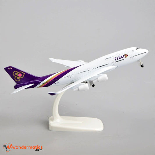 Metal Airplane Model Boeing 777 Replica – Thai Airlines Aviation Collectible for Home and Office Décor