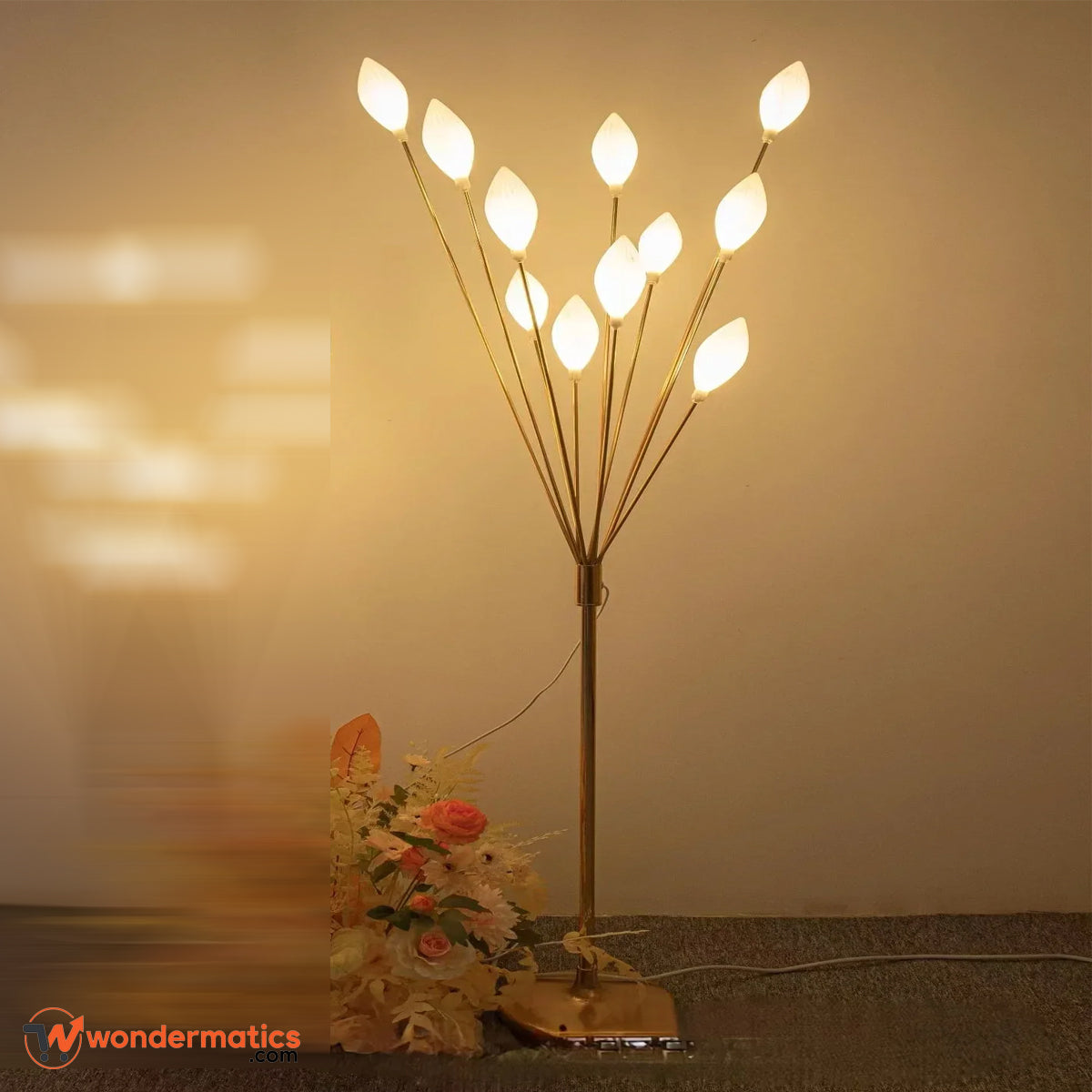 Modern lamp for floor with elegant golden finish