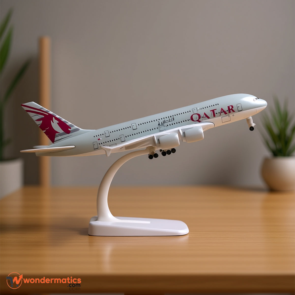 Qatar Airlines plane model – decorative aviation collectible for desk