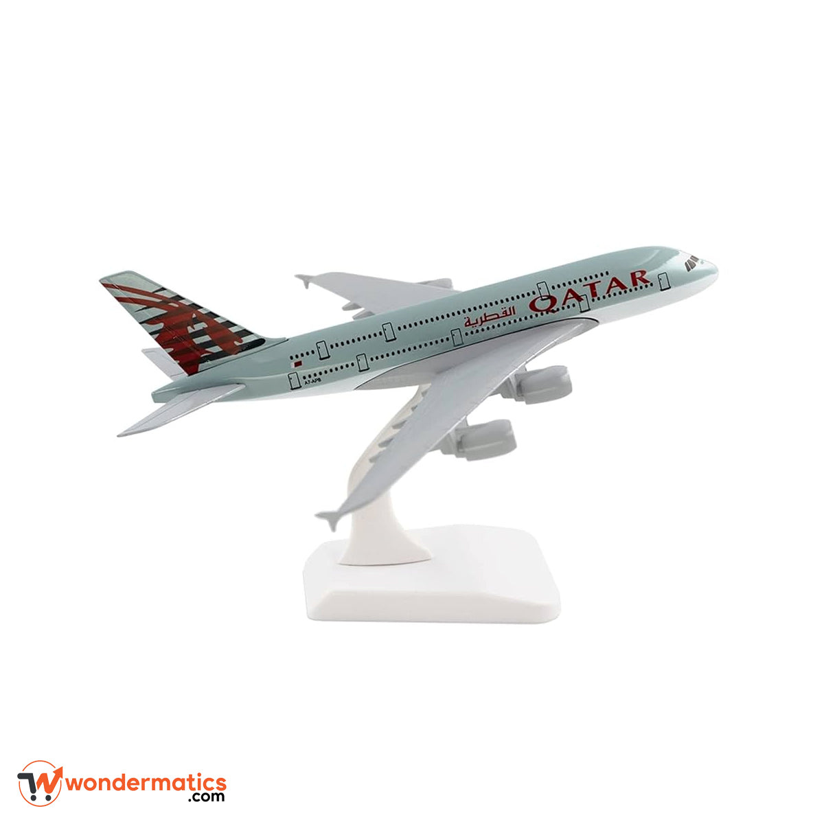 Collectible airplane model – Qatar Airlines aircraft replica for aviation lovers