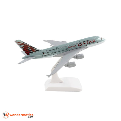 Collectible airplane model – Qatar Airlines aircraft replica for aviation lovers