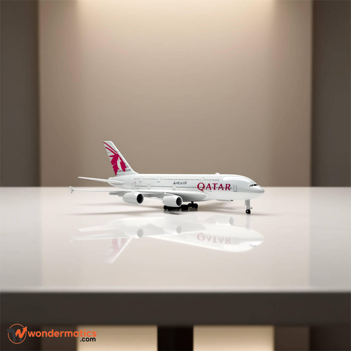 Qatar Airlines Boeing 777 model – miniature aircraft decoration for office
