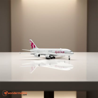 Qatar Airlines Boeing 777 model – miniature aircraft decoration for office